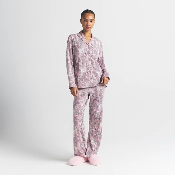 SKIMS Other - NWT SKIMS long sleeve button up pajama set women's size large animal print